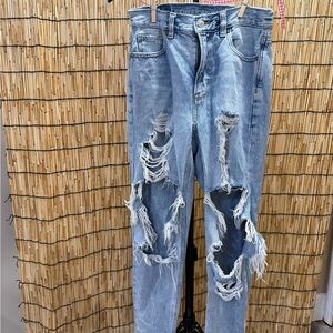 American Eagle Mom Jeans Ripped Light Wash Denim Jeans